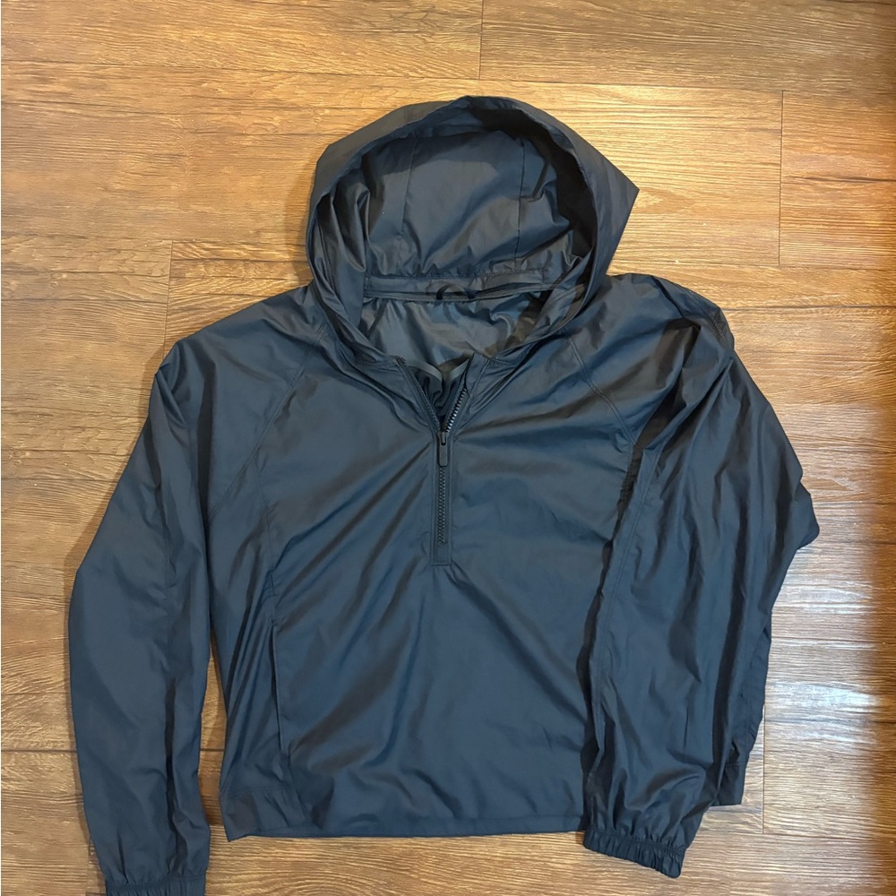Lululemon Black Hooded & Cropped Wind Breaker